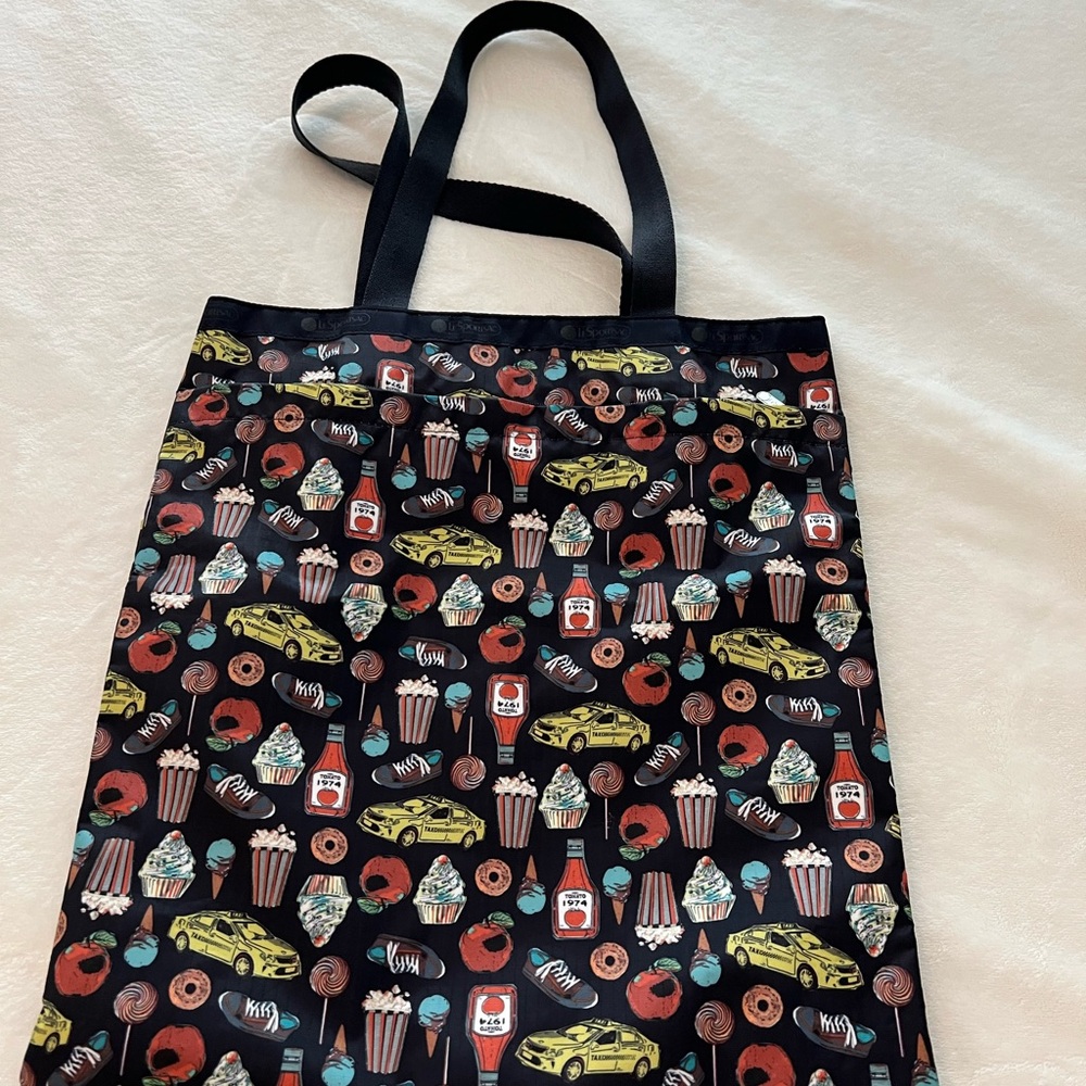 Lesportsac Large Emerald Tote in New York Icons Navyprint